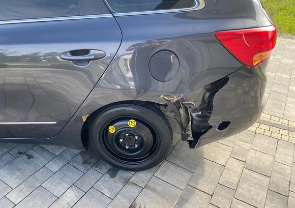 Kia Ceed cena 23900 przebieg: 163900, rok produkcji 2013 z Świecie małe 379